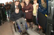 Į 20 neįgaliųjų organizacijų išvyko specialūs nauji mikroautobusai