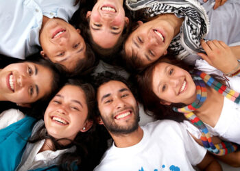 KVIEČIAME Į JAUNIMO STOVYKLĄ