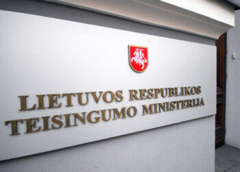 Siūloma atsisakyti kai kurių teismams nebūdingų funkcijų