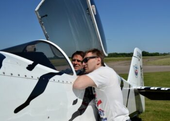 SAVAITĘ STOVYKLAVĘ KAUNE  AKROBATINIO SKRAIDYMO MEISTRAI SURENGS STOVYKLĄ IR ALYTUJE