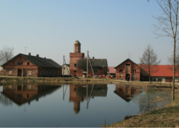 Aštriosios Kirsnos dvaro sodyba