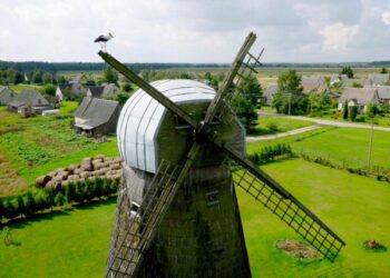 Malūno sparnus suka entuziastai