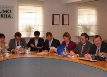 Valstybinės institucijos ir NVO stiprins bendradarbiavimą žmogaus teisių srityje