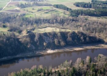 Lankytinos vietos: Punios piliakalnis