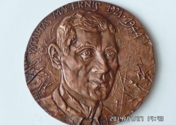 Išskirtinėje parodoje – gipsas, metalas ir poezija