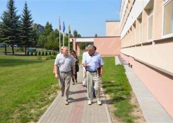 Savivaldybės vadovai lakėsi Alytaus „Volungės“ pagrindinėje mokykloje