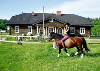 Buvę miestiečiai kursto kaimelio kultūros židinį