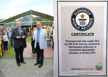 Didžiausią pasaulyje šakotį iškepusi „Romnesa“ gavo tai patvirtinantį Gineso rekordų knygos sertifikatą