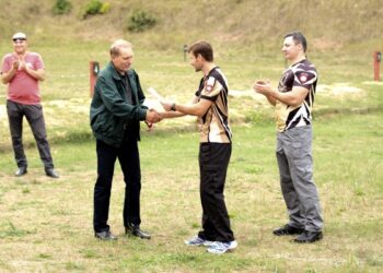 Tobulino tarnybinio ginklo panaudojimo įgūdžius