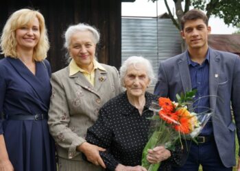 Sveikinimai 100 metų šventusiai Alytaus rajono gyventojai