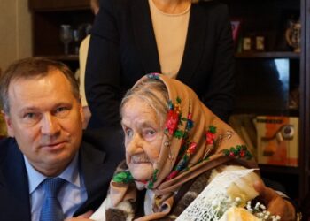 105 metų Alytaus rajono gyventoja valgė spanguoles ir žuvį