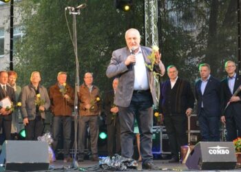 Varėnoje nušurmuliavo pilnais aruodais grybų ir senolių išminties klodais marginta Grybų šventė