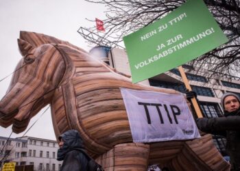 Kuo elitiškos ir įslaptintos derybos dėl TTIP sutarties grasina demokratijai?