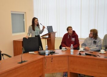 Meras susitiko su Varšuvos universiteto studentais