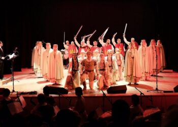 Nebūtina pasikvėpinti naftalinu, kad neštum patriotizmą