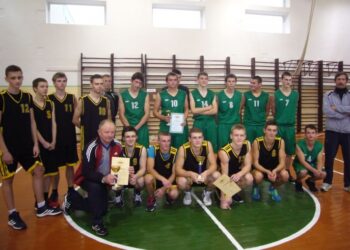 „Krepšinio karuselėje“ rungėsi rajono miestelių gimnazijų krepšinio komandos