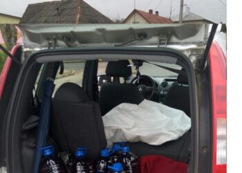 Lietuvos kelių policijos pareigūnai sulaikė „naminio brendžio“ krovinį