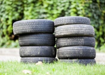 Senų padangų galima atsikratyti civilizuotai ir nemokamai