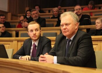 Įvyko diskusija su gyventojais dėl planuojamų komunalinių atliekų konteinerių aikštelių atnaujinimo, mokesčio už šiukšles pakeitimų