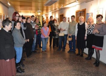 Alytaus miesto savivaldybėje atidaryta paroda „Kalėdinio gimtadienio retrospektyva“