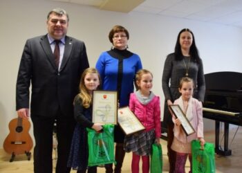 Apdovanojimų gausa užliejo Meno mokyklą