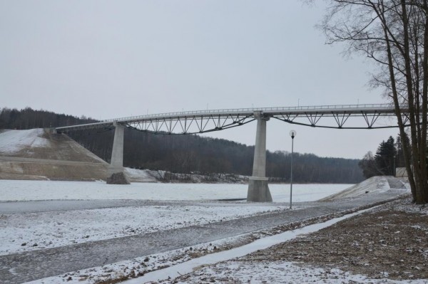 Alytiškiai jau gali vaikščioti aukščiausiu Lietuvoje pėsčiųjų ir dviračių tiltu
