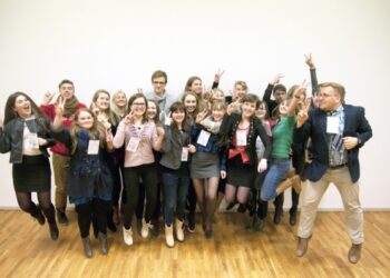 Vyresniųjų klasių moksleiviai kviečiami į „Jaunojo pedagogo akademiją“