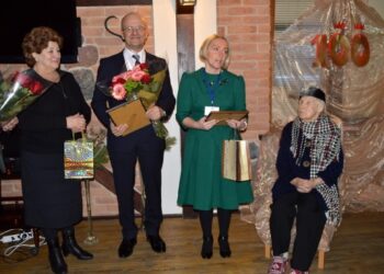 Sveikinimai šimtametei prieniškei