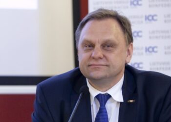 Paslaugų sektorius laimi dėl mažiau energijos naudojančių pastatų