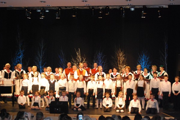 Kalėdinių giesmių koncertas – savitas ansamblio „Solčane“ debiutas