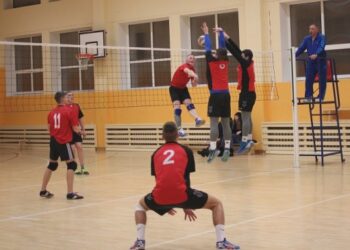 Startavo atviros Šalčininkų m. tinklinio pirmenybės Šalčininkų rajono mero taurei laimėti