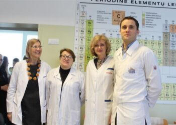 A. Ramanausko-Vanago gimnazistai „Mobiliojoje bioklasėje“ atliko tikrus biomokslų eksperimentus