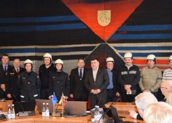 Pristačius veiklos ataskaitą, apdovanoti savanoriai