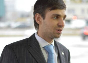 Imituoti negalima dirbti. Kur dėti kablelį?