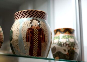 Kviečiame į Rūtos Indrašiūtės keramikos darbų parodą