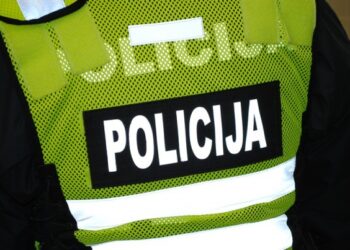 Dėl nederamo elgesio pareigūnei gresia atleidimas iš tarnybos