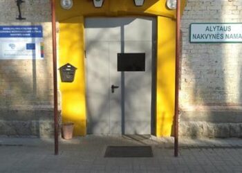 Taryba pritarė: pašalpas leidžiantiems ne pagal paskirtį socialinė parama bus teikiama nepinigine forma