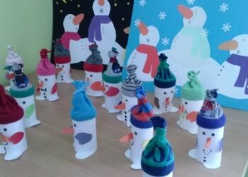 Vaikų dienos centro lankytojai su žiema atsisveikino lankydami parodą