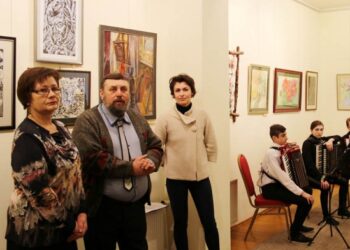 Lazdijų krašto muziejuje atidaryta paroda „Gyvenimas yra gražus ir spalvotas“