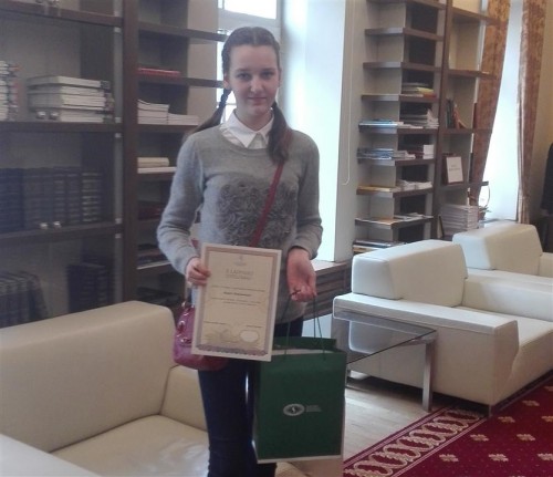 „Volungės“ pagrindinės mokyklos septintokė – nacionalinio lietuvių kalbos konkurso prizininkė
