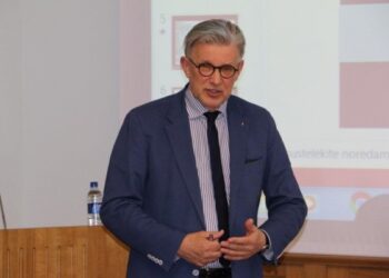 Savivaldybėje – architekto prof. A. Žebrausko paskaita apie miesto tapatybės formavimą, problemas ir iššūkius