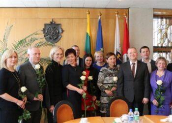 Alytaus medicinos įstaigų vadovams – sveikinimai ir baltos rožės