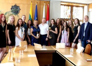 Miesto meras pasveikino ASRC krepšininkes – MKL jaunučių merginų čempiones