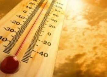 Būkime pasirengę karštiems orams: rekomendacijos, kaip apsisaugoti karščiui jautriems žmonėms