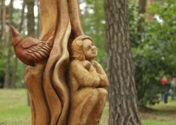 Anzelmo Matučio parke įsikūrė dar 8 medžio skulptūros