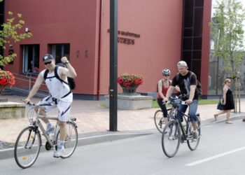 Dviračiais po Alytaus rajono dvarus