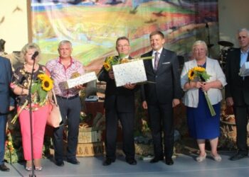 Apdovanoti gražiausiai tvarkomų rajono sodybų šeimininkai