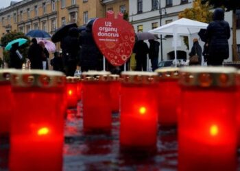 Žvakutės, skirtos 1410 organų donorų, šiemet suliepsnojo net 9 miestuose