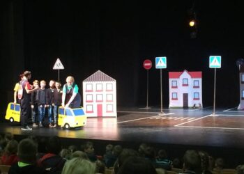 Lazdijų rajono savivaldybės mokiniai dalyvavo edukacijoje „Kairėn–dešinėn–kairėn“