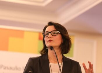 Kas skatina lietuvius emigruoti?